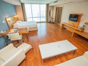 Premium bedding, minibar, in-room safe, desk