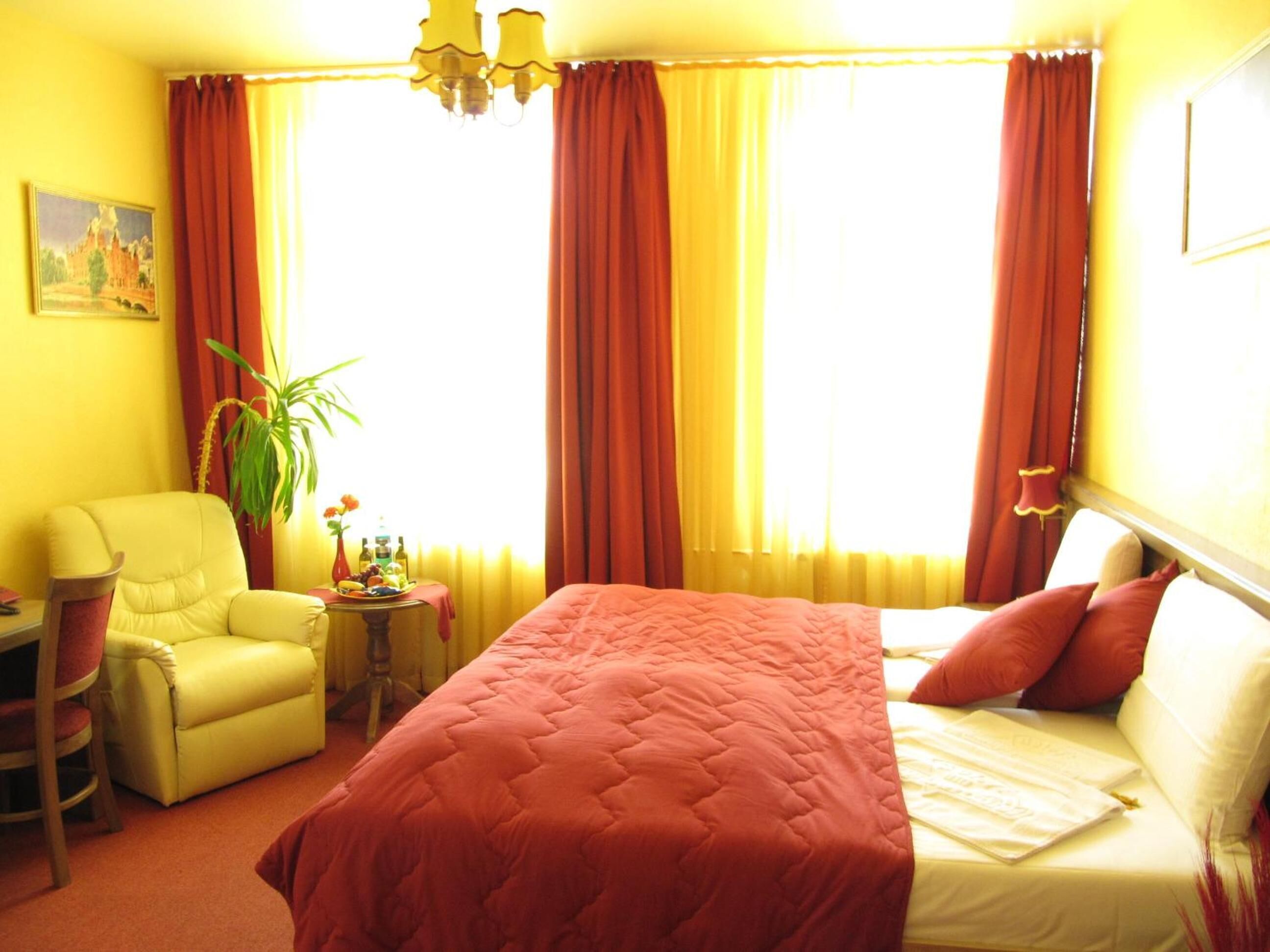 In-room safe, desk, iron/ironing board, rollaway beds