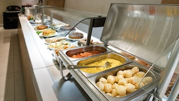 Daily buffet breakfast (BRL 39 per person)