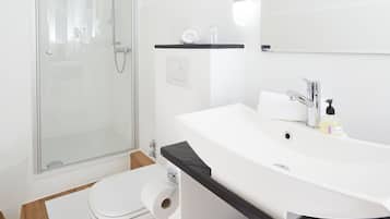 Standaard tweepersoonskamer, en-suite badkamer | Badkamer