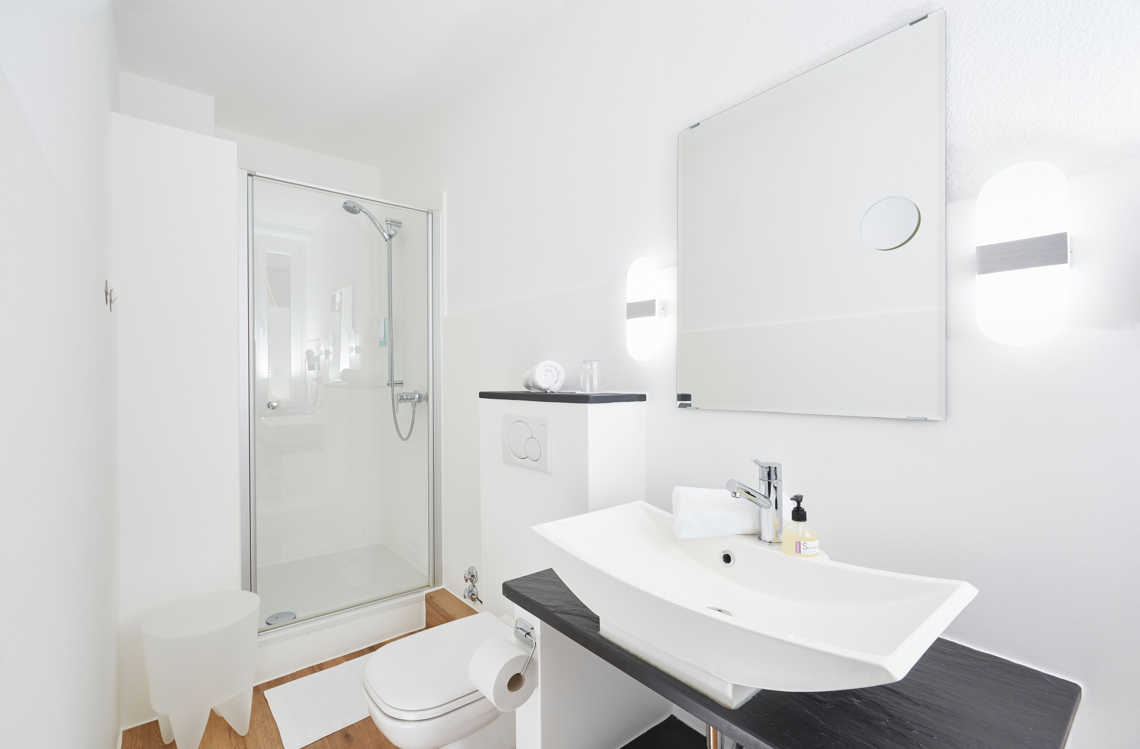 standard double room, ensuite | bathroom