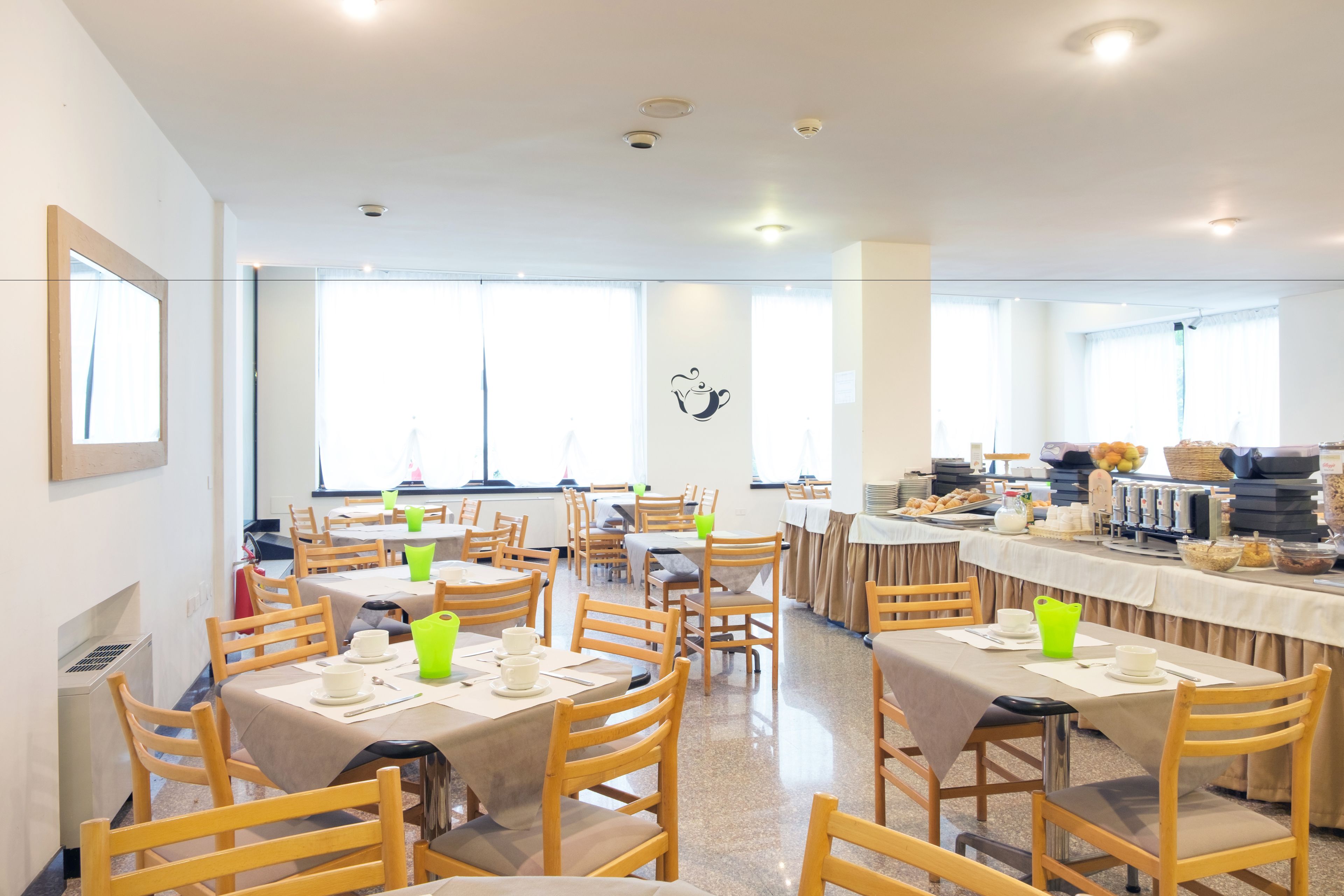 Photo - Hotel Junior