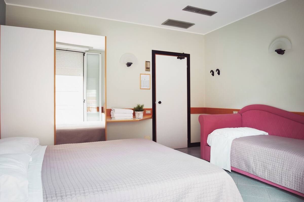 In-room safe, desk, cribs (surcharge), WiFi (free)