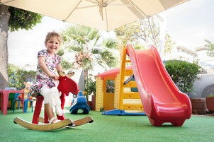 Area giochi per bambini (all'aperto)