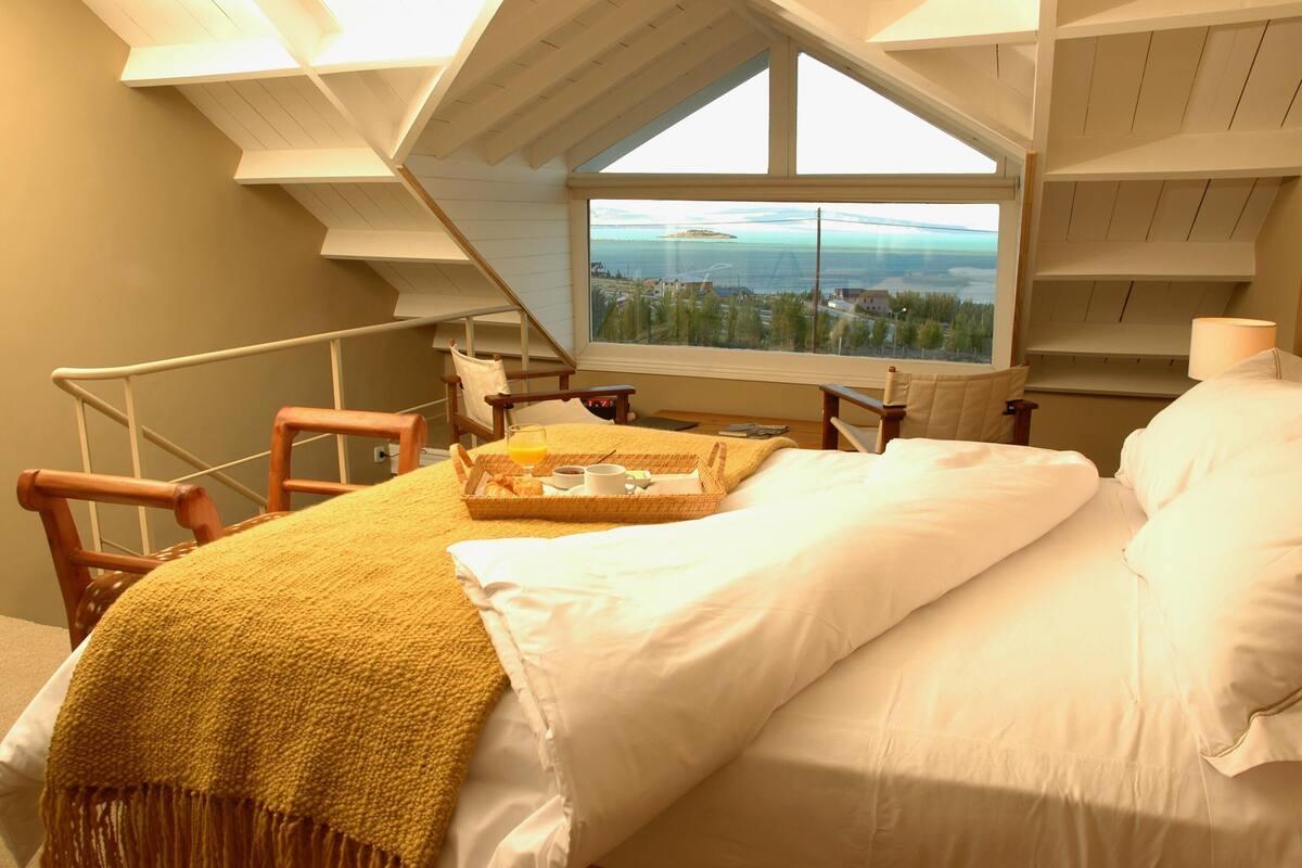 1 chambre, couette en duvet d'oie, surmatelas, minibar