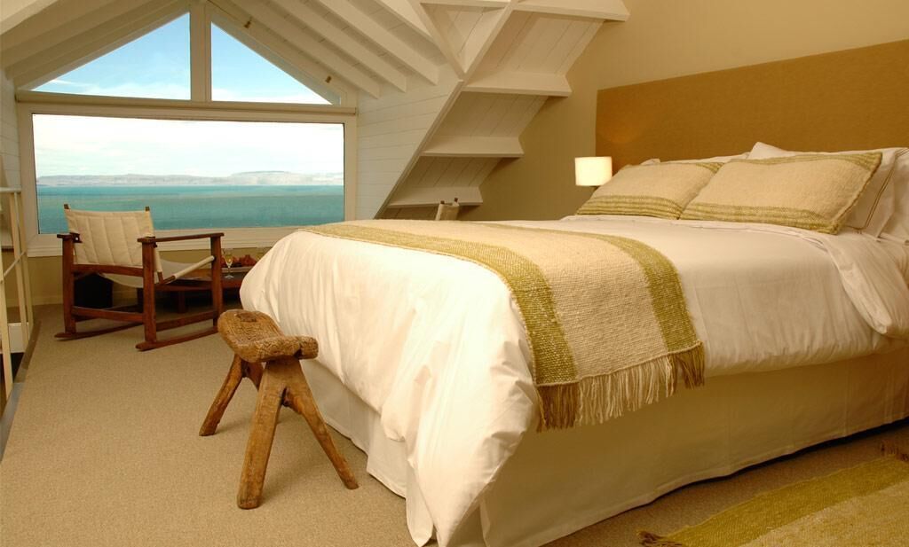 1 kamar tidur, selimut bulu angsa, bantalan ekstra lembut, dan minibar