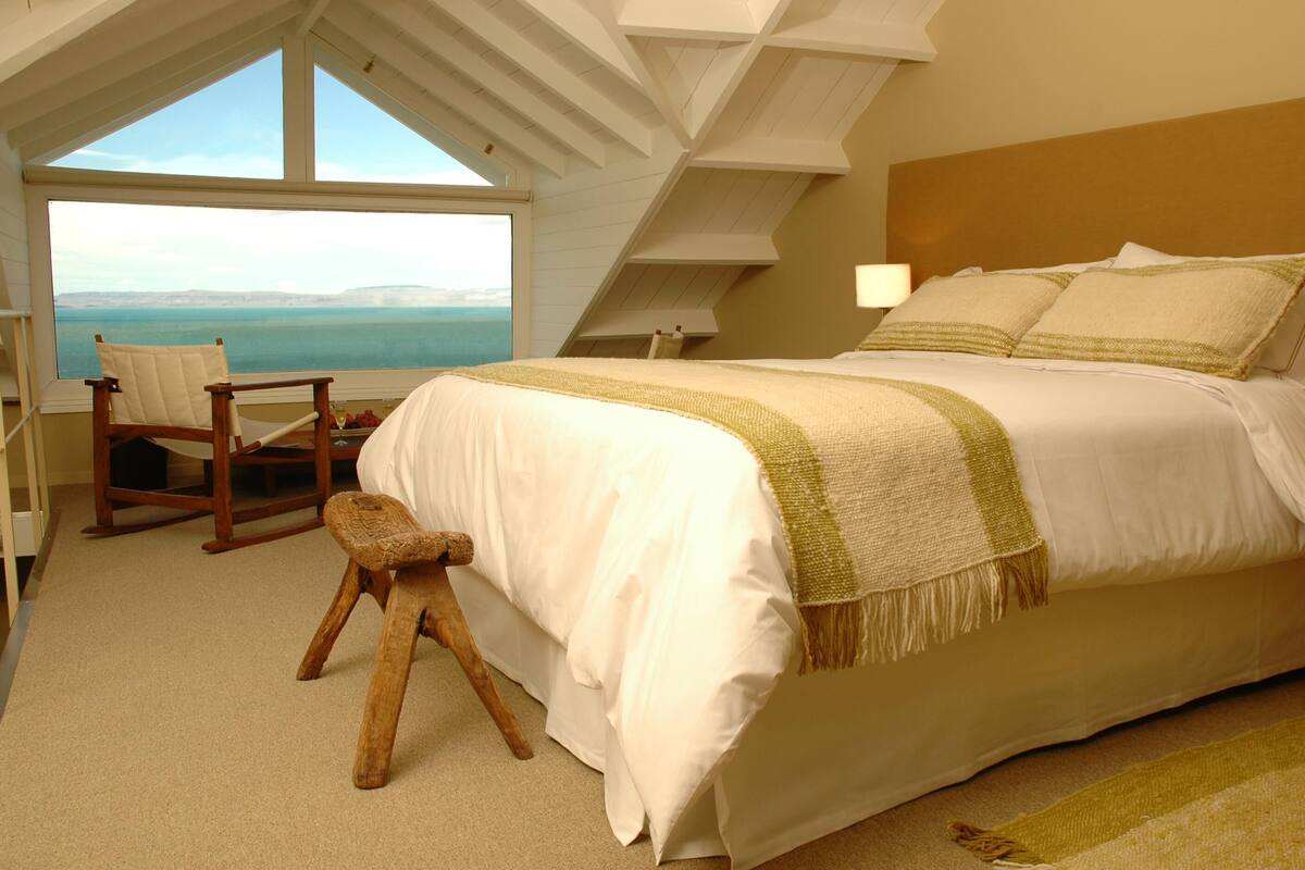 1 chambre, couette en duvet d'oie, surmatelas, minibar