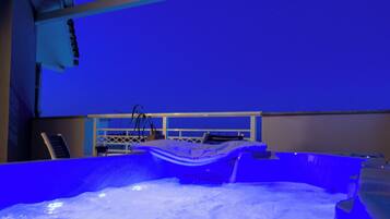 Junior Suite -Outdoor Jacuzzi | Vista dalla camera