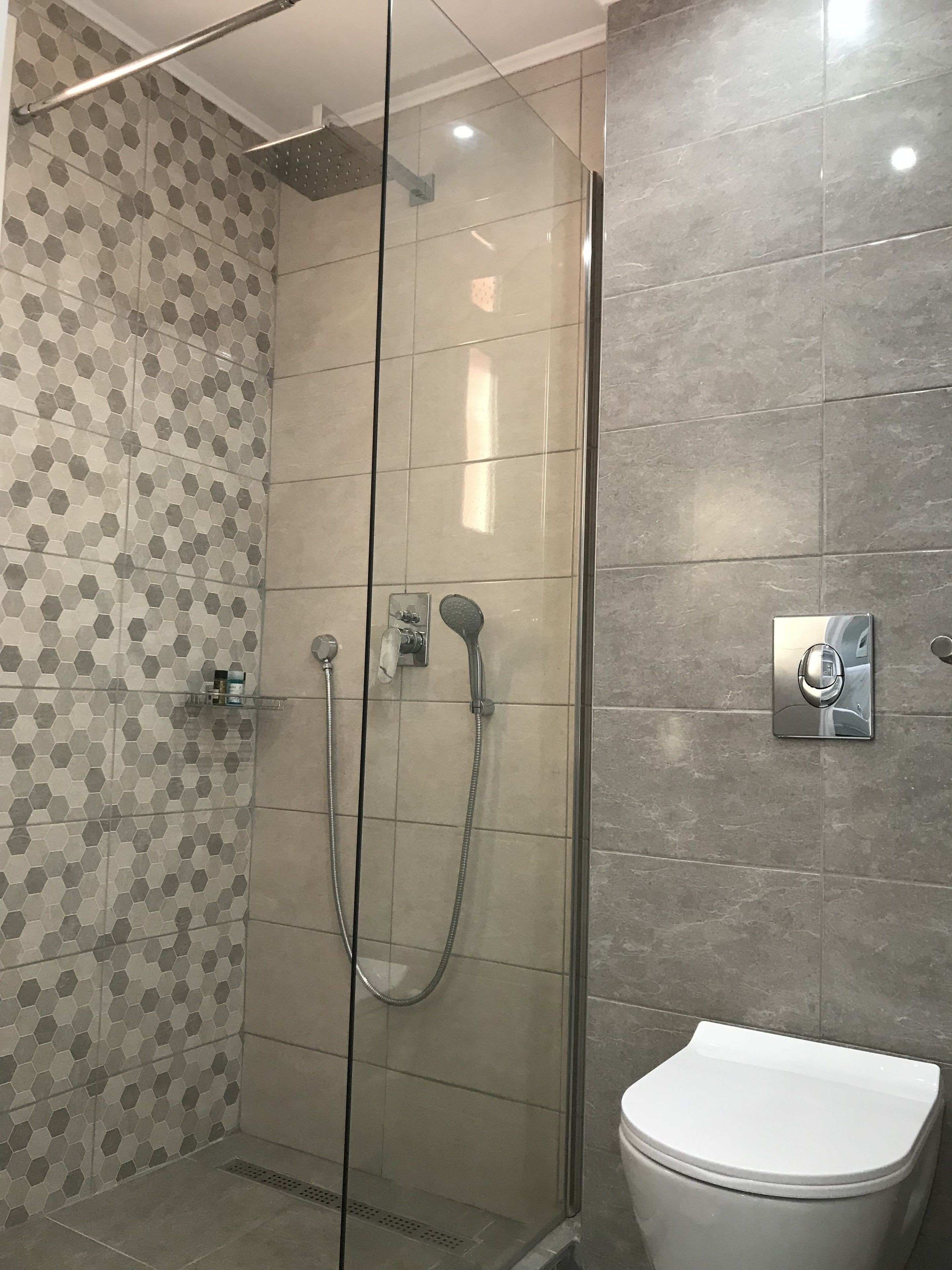 deluxe double room, 1 double bed, sea view | bathroom | free toiletries, hair dryer, towels