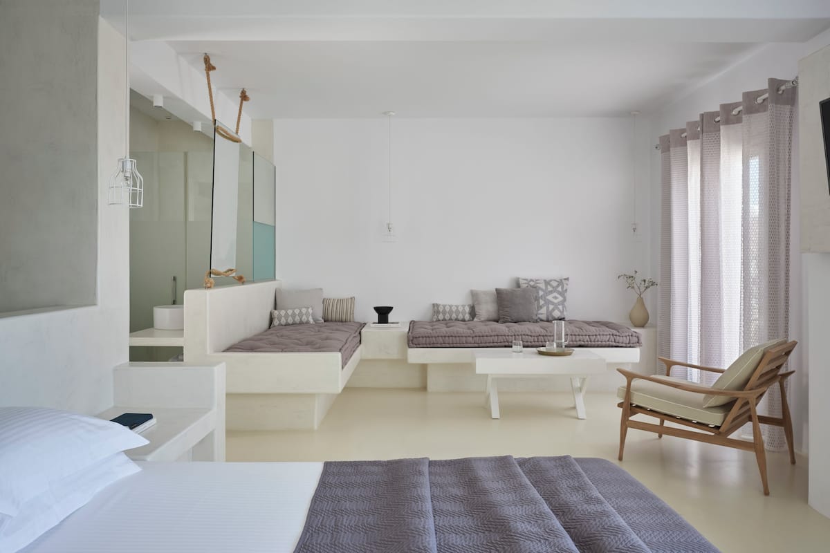 Executive Suite Partial Sea View with Private Pool | Tilam berlapik, peti besi dalam bilik, meja, seterika/papan seterika