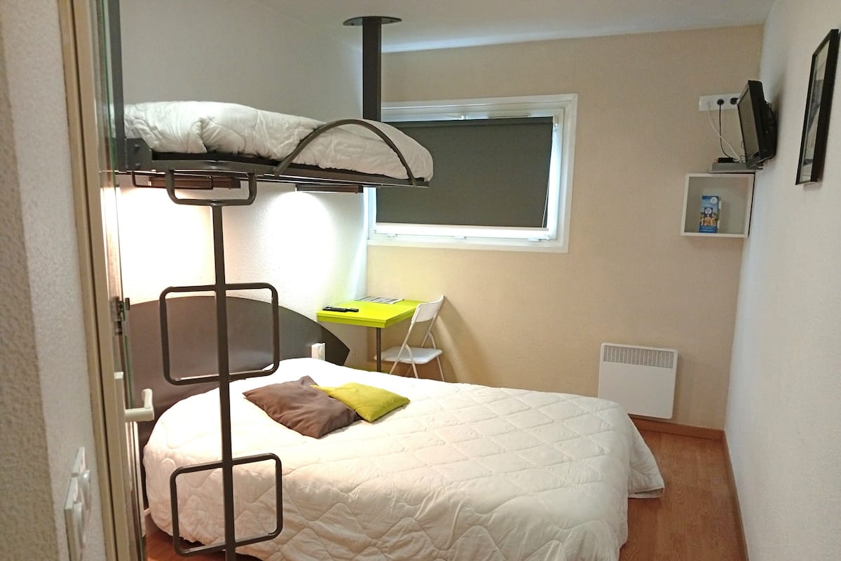 Desk, iron/ironing board, free cribs/infant beds, free WiFi