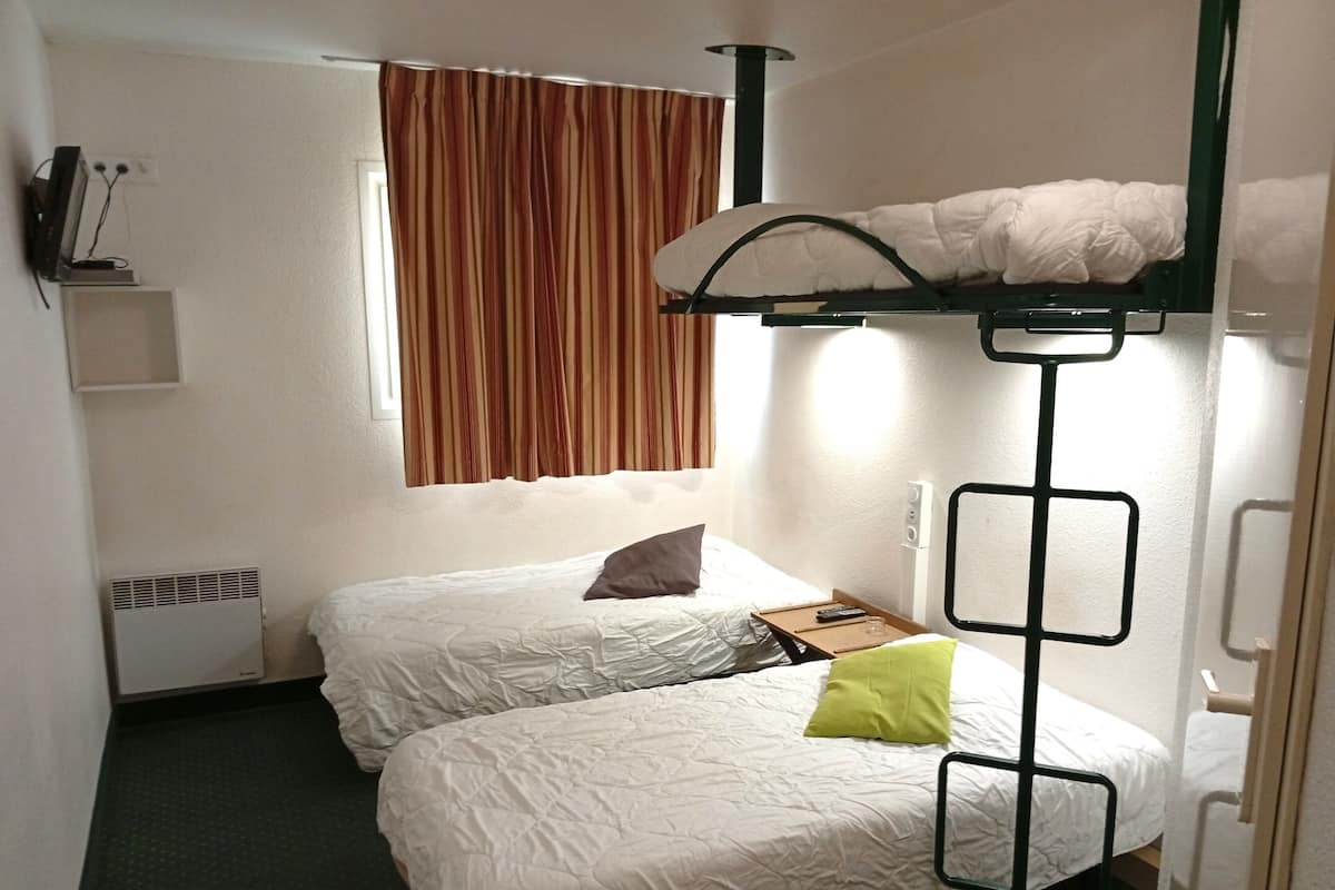 Desk, iron/ironing board, free cribs/infant beds, free WiFi