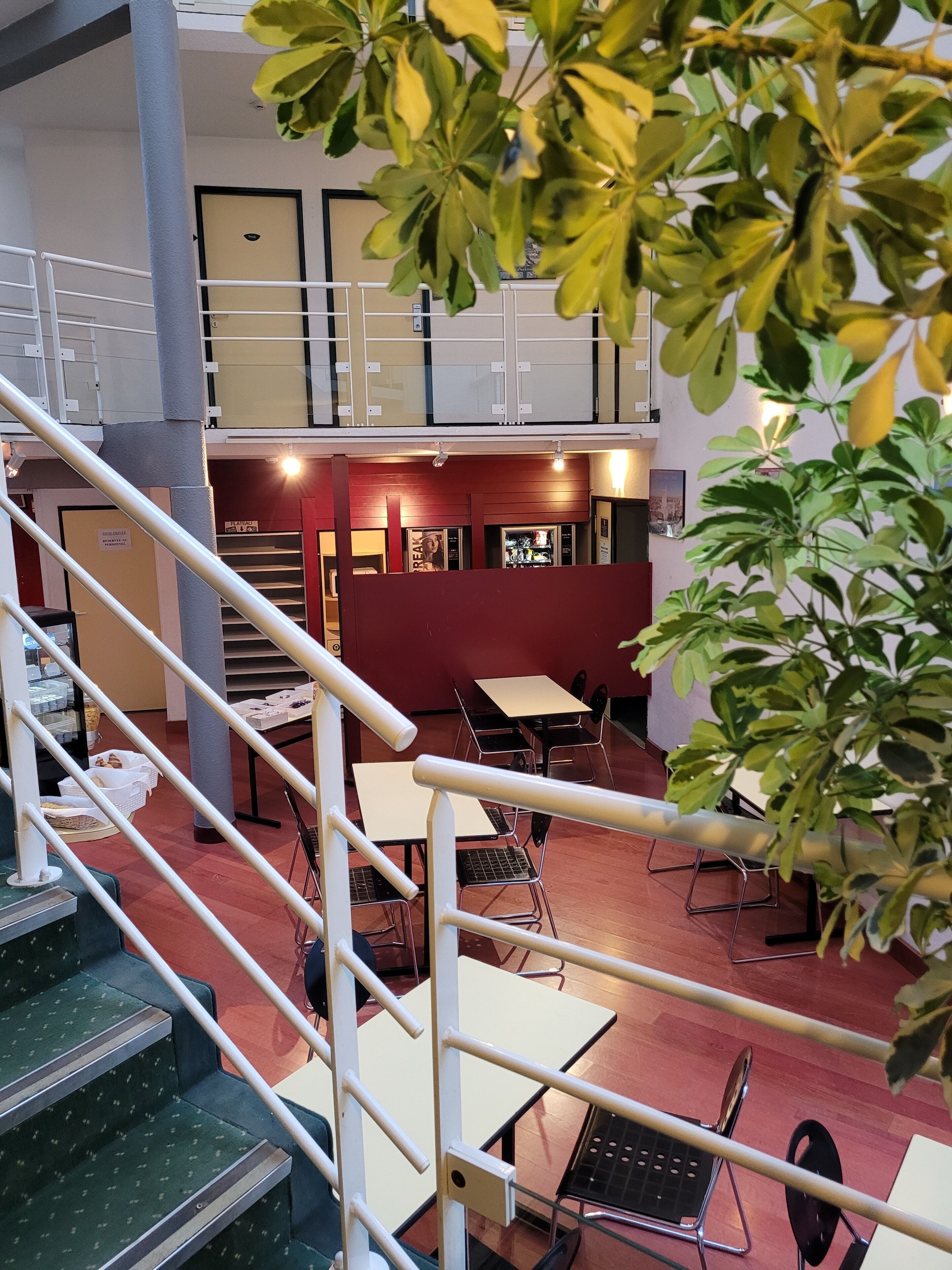 Petit déjeuner buffet servi en supplément en semaine