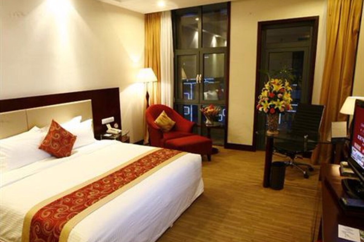 Hypo-allergenic bedding available, down comforters, minibar