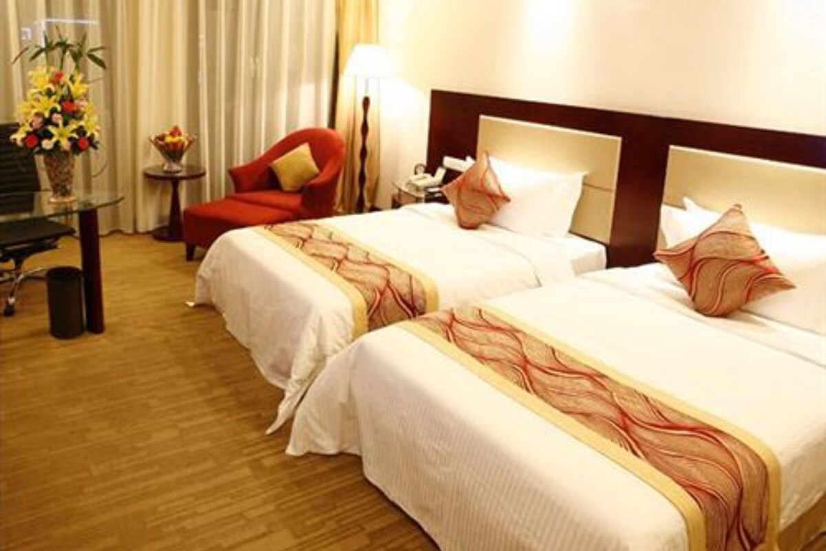 Hypo-allergenic bedding available, down comforters, minibar