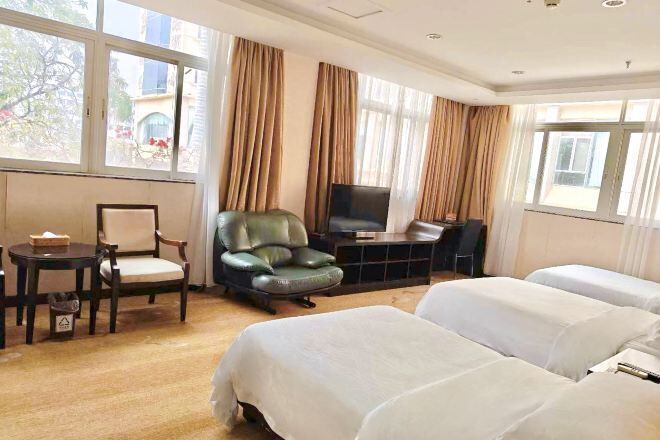 Minibar, in-room safe, alarm clocks