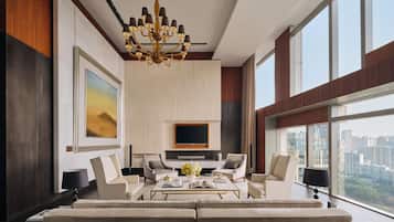 Club-Suite, 1 King-Bett, Zutritt zur Club Lounge, Stadtblick (Chairman) | Hochwertige Bettwaren, Daunenbettdecken, Zimmersafe