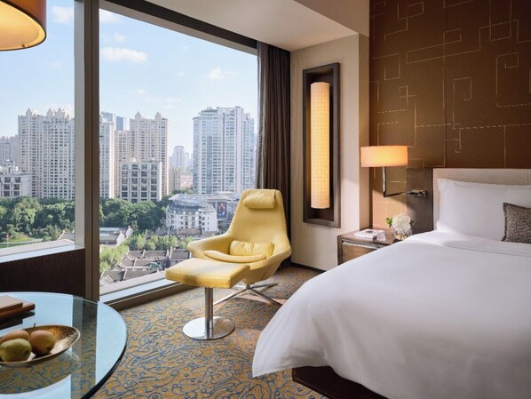 Premier Xintiandi View King Room | Premium bedding, down comforters, in-room safe, individually decorated - The Langham, Shanghai, Xintiandi (Shanghai)