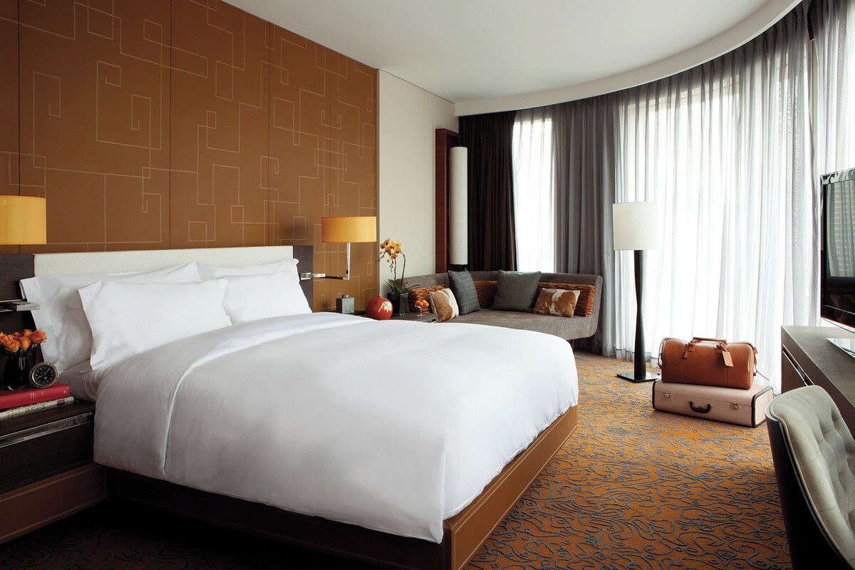 Junior Suite | Premium bedding, down comforters, in-room safe, desk