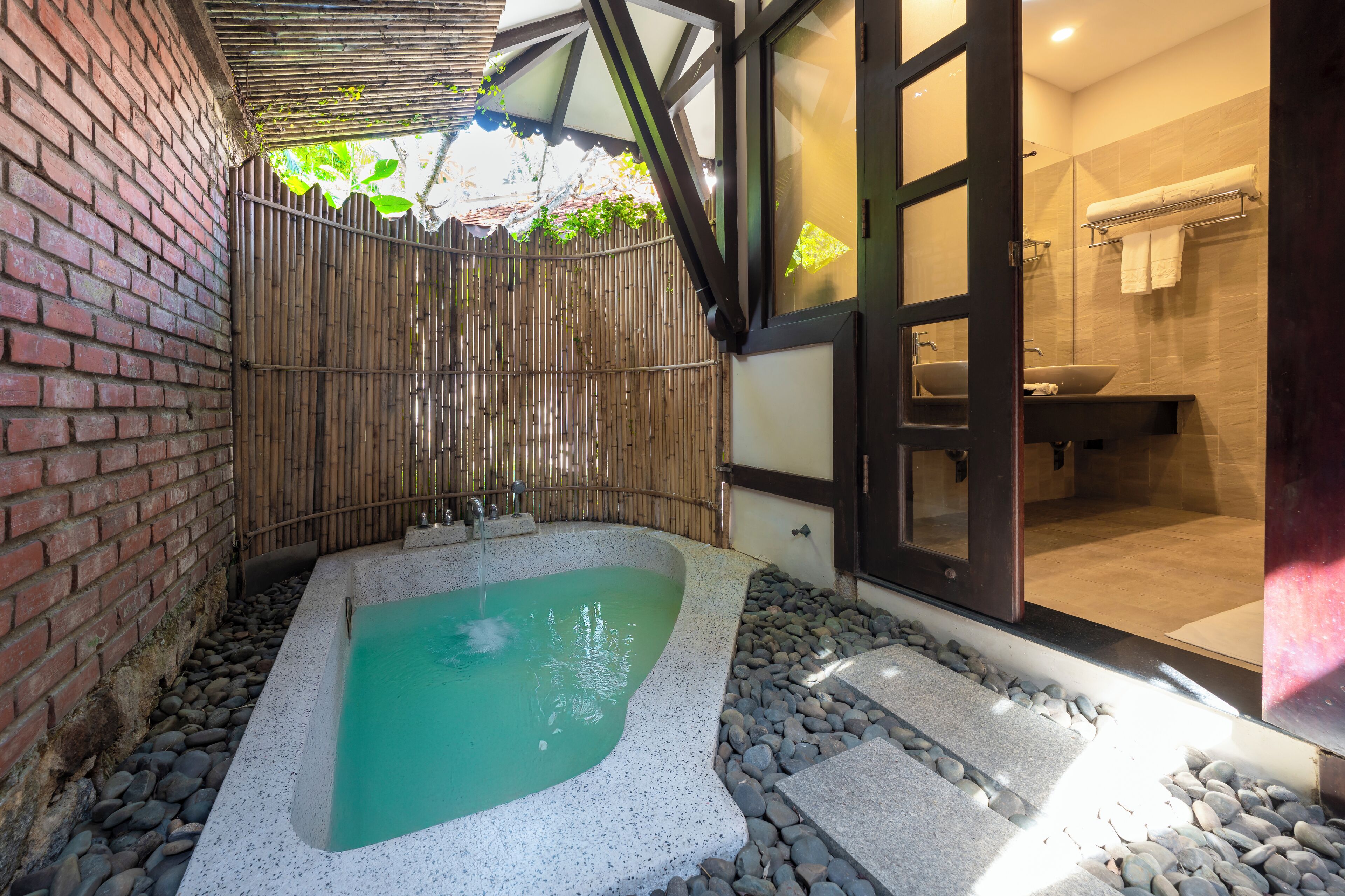 Rainfall showerhead, eco-friendly toiletries, hair dryer, bathrobes