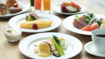 Petit déjeuner buffet servi tous les jours en supplément