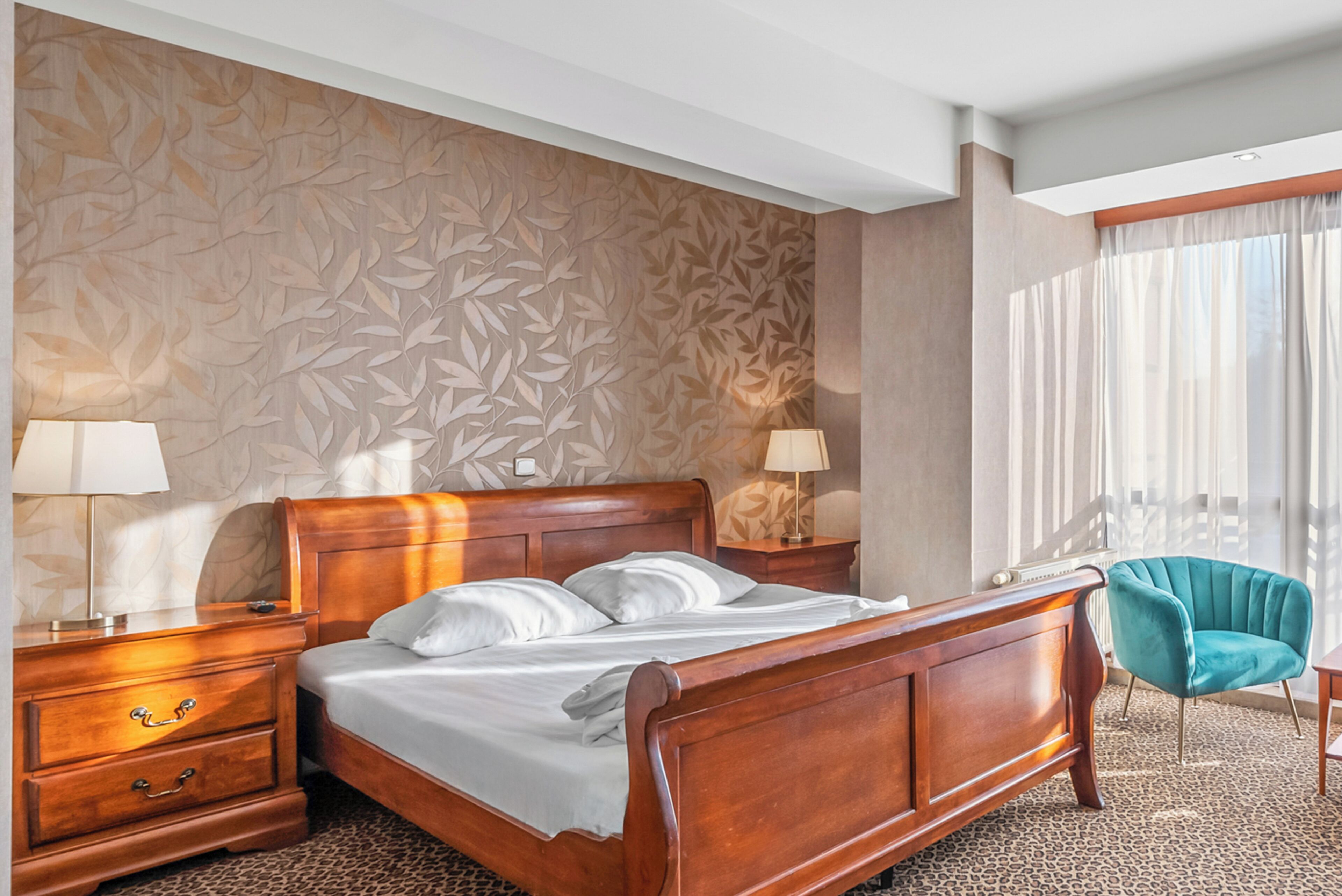 Deluxe-Doppelzimmer, 1 Doppelbett | Schreibtisch, schallisolierte Zimmer, Bügeleisen/Bügelbrett