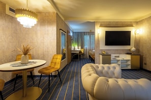Standardsuite - 1 kingsize-seng | Stue | LCD-tv