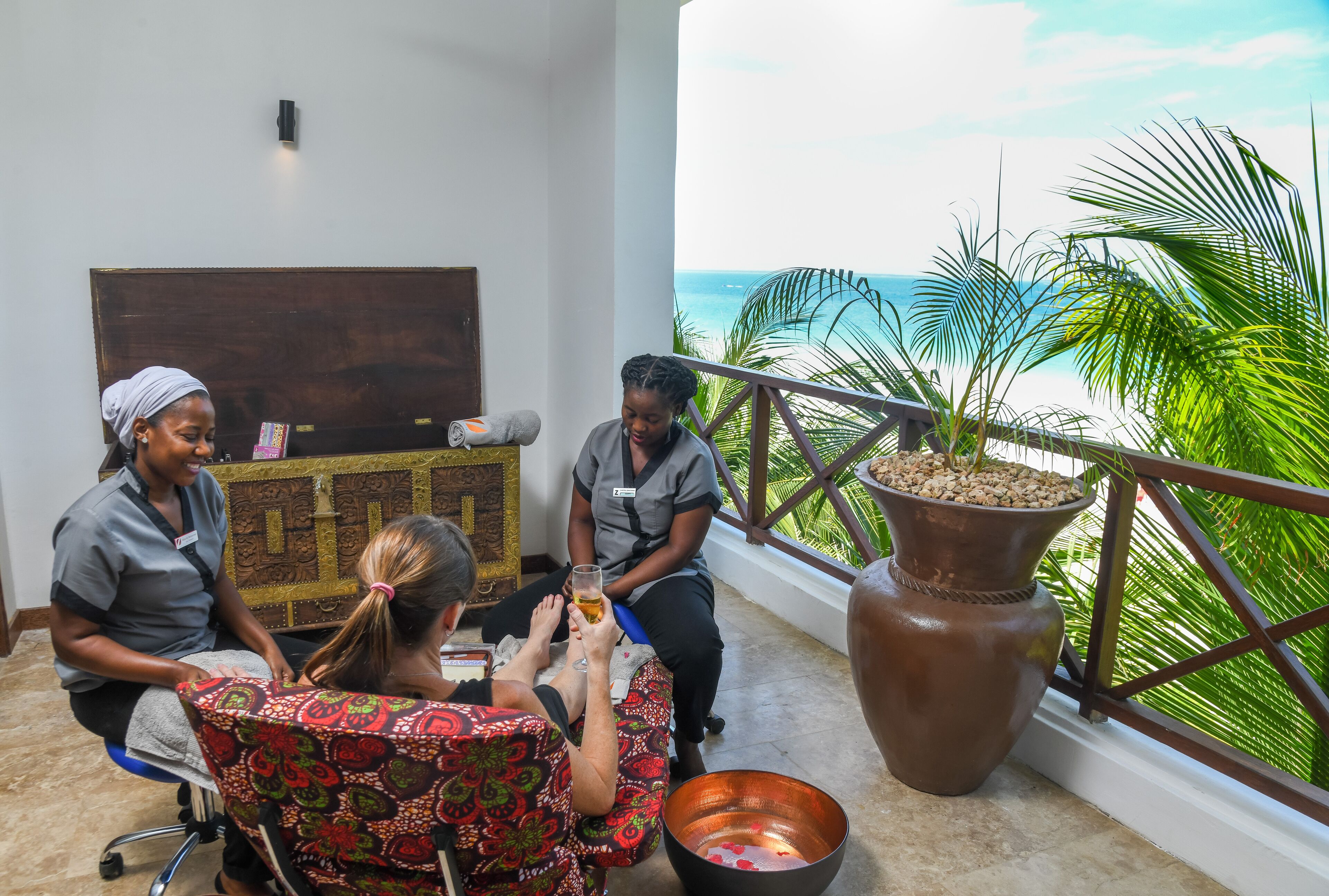 Couples treatment rooms, body treatments, aromatherapy
