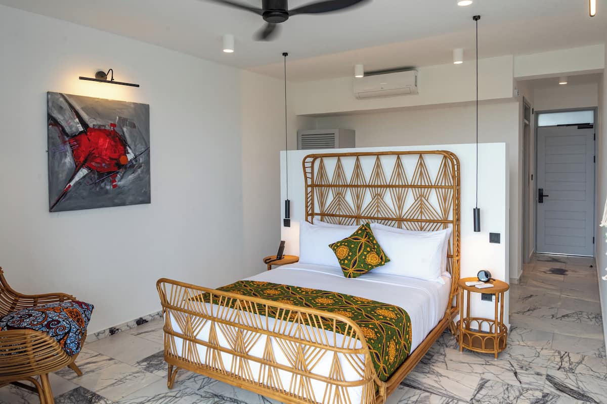 1 bedroom, Egyptian cotton sheets, premium bedding, minibar