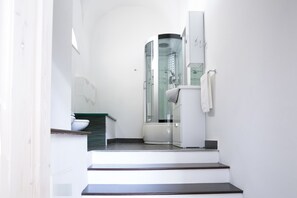 Panoramic Suite, 2 Bedrooms | Bathroom