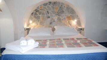 Appartement, 1 chambre, dans les dépendances (Via cataldi, 16)