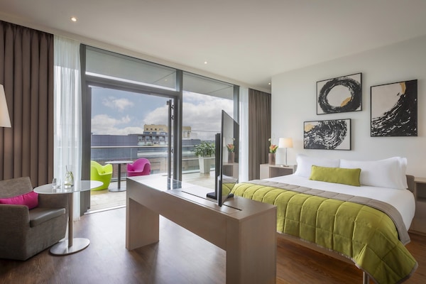 Executive Double Room, 1 King Bed | Property amenity