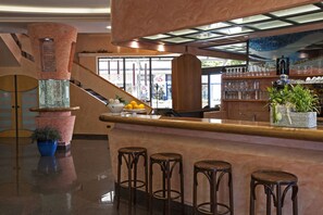 ฝ่ายต้อนรับ