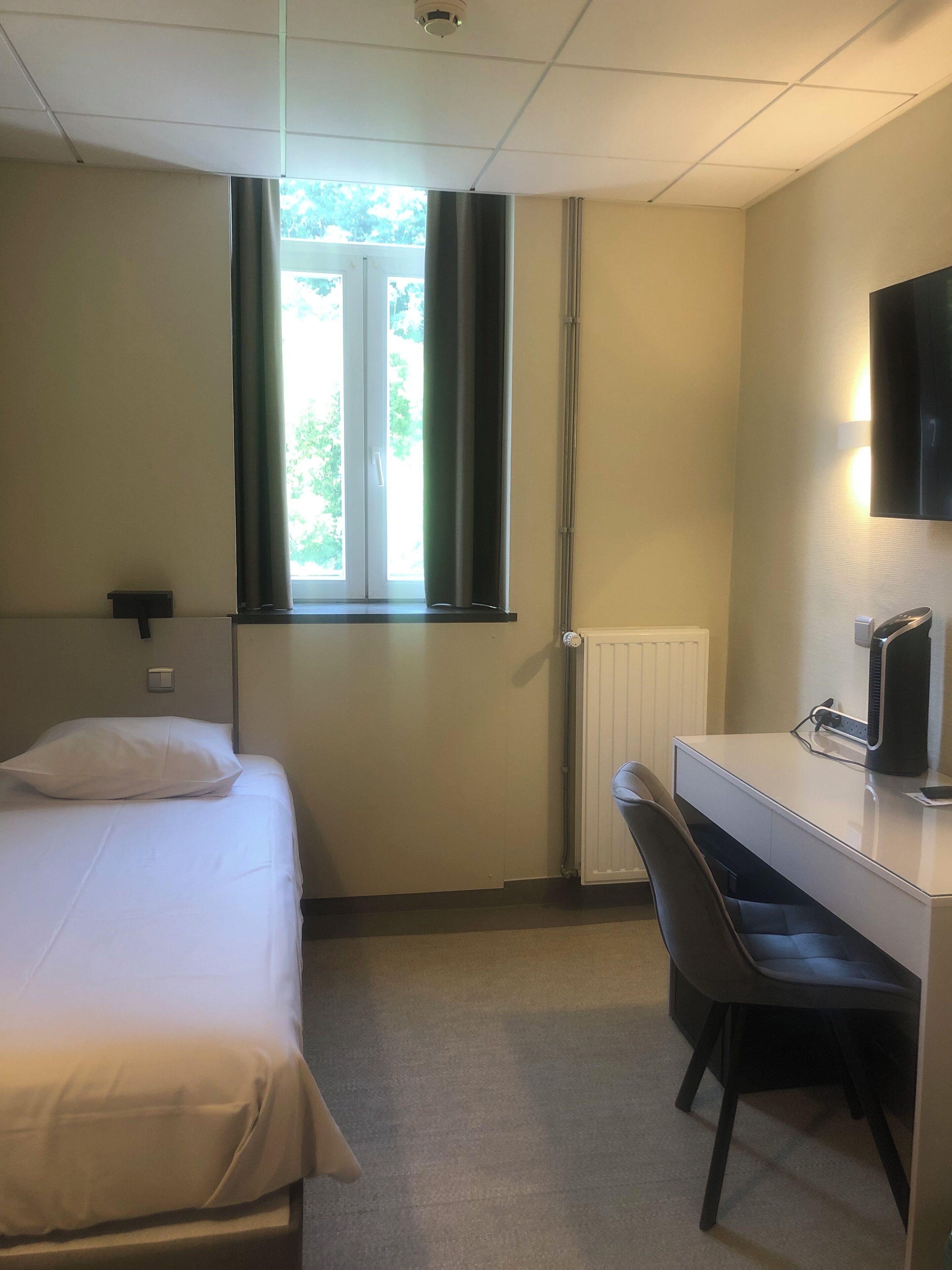 1 bedroom, cots/infant beds, free rollaway beds, free WiFi