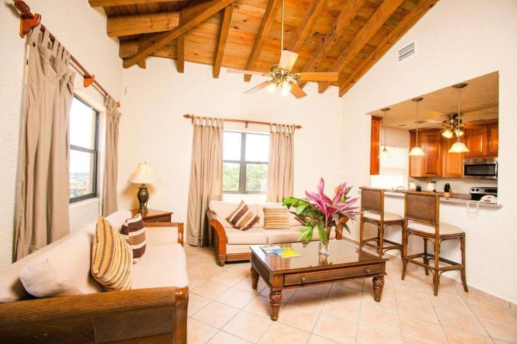 Living area | Flat-screen TV