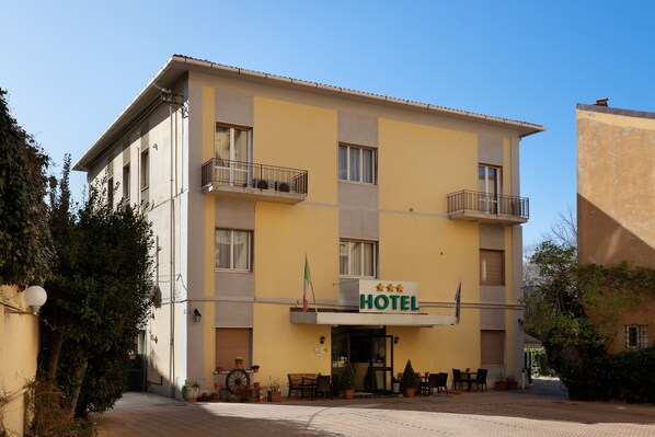 Exterior - Parking Hotel Giardino (Livorno)