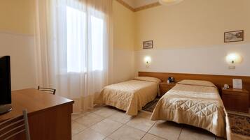 Una cassaforte in camera, una scrivania