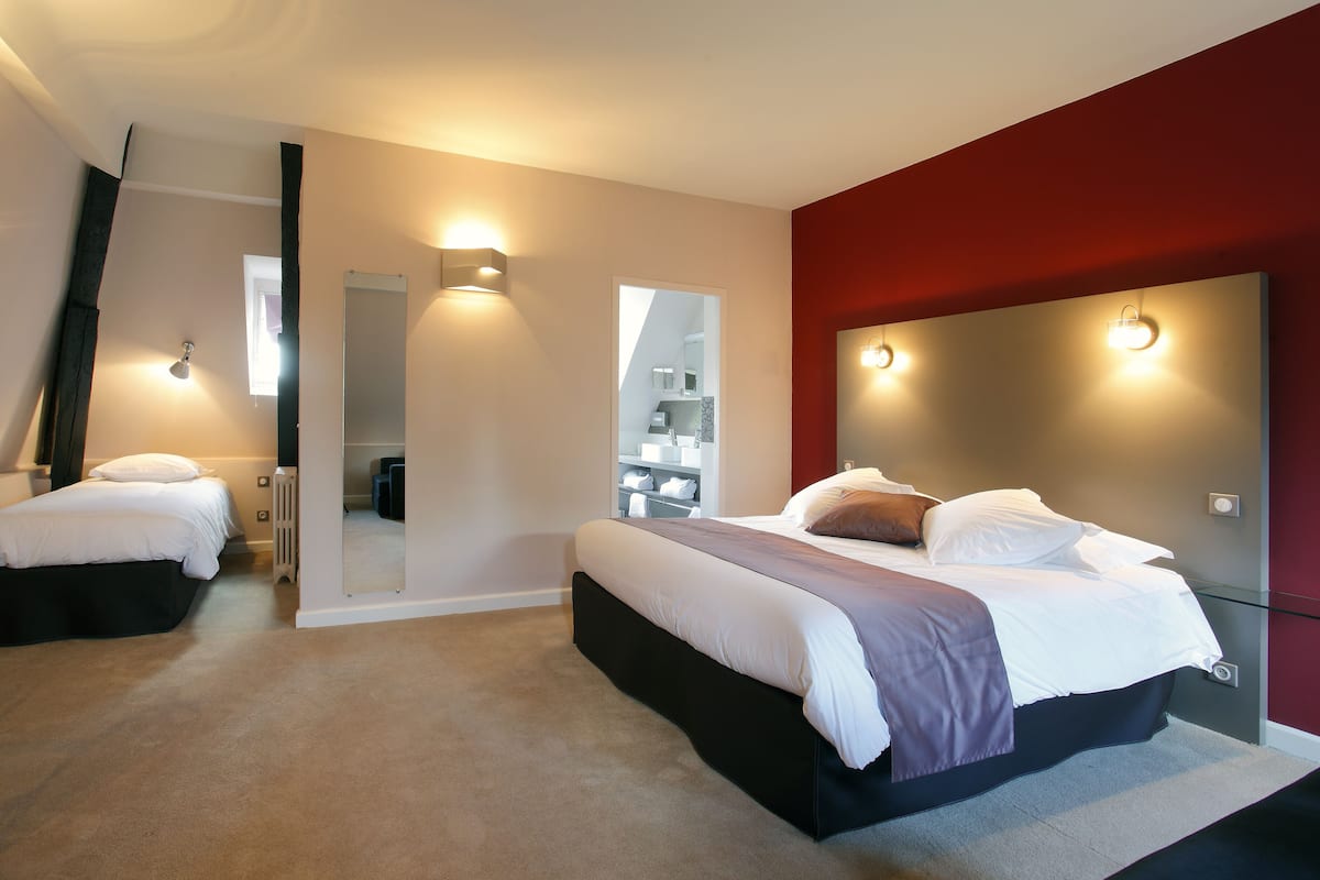 prestige room chateau | premium bedding, minibar, in-room safe, desk