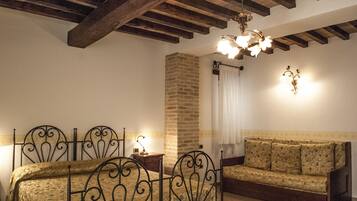 Minibar, in-room safe, desk, free WiFi