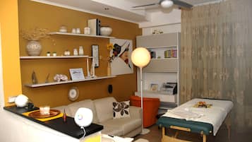 Körperbehandlungen, Tiefengewebe-Massagen, klassische Massagen