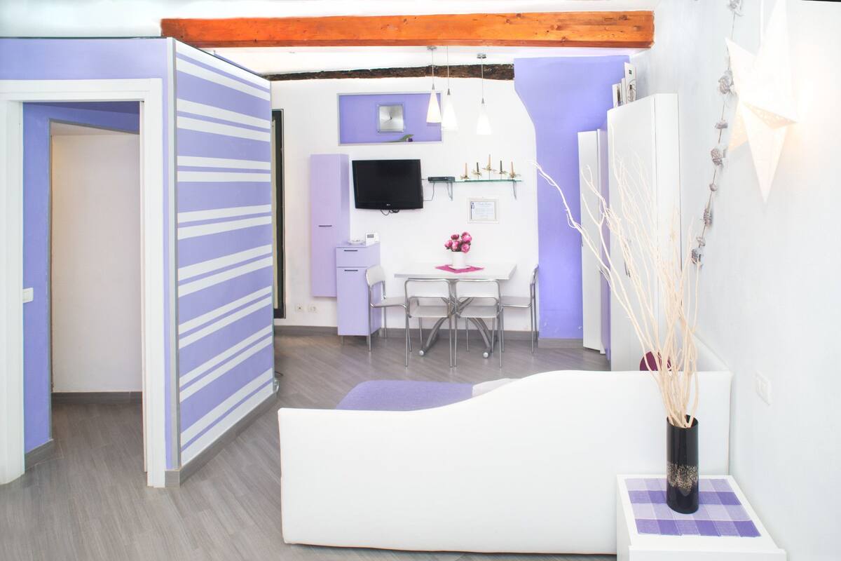 Standard Suite, 1 Bedroom, Kitchenette | Living area | 40-cm TV with satellite channels