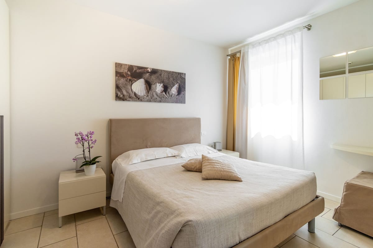 Minibar, in-room safe, free WiFi, bed sheets