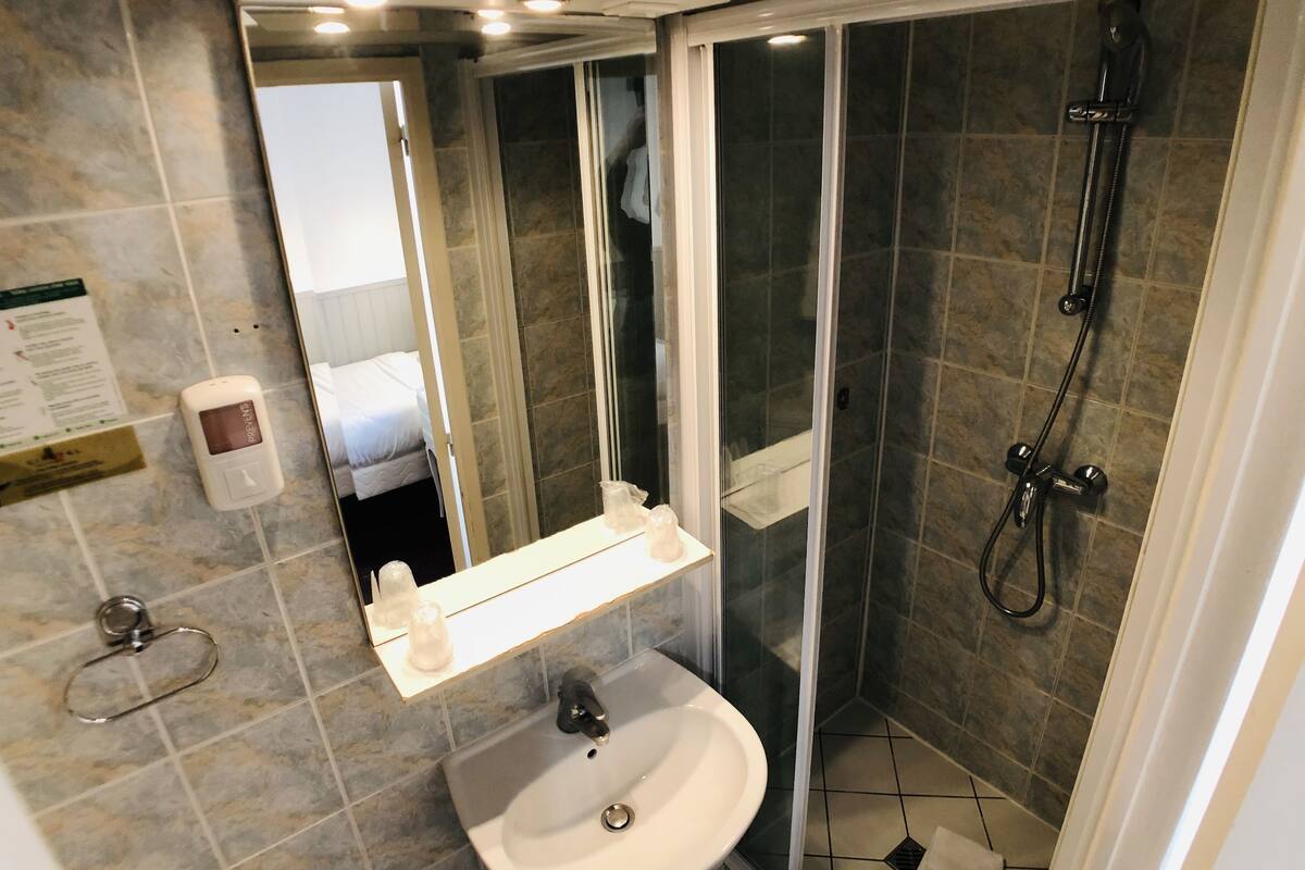 desk, iron/ironing board, free cots/infant beds, rollaway beds