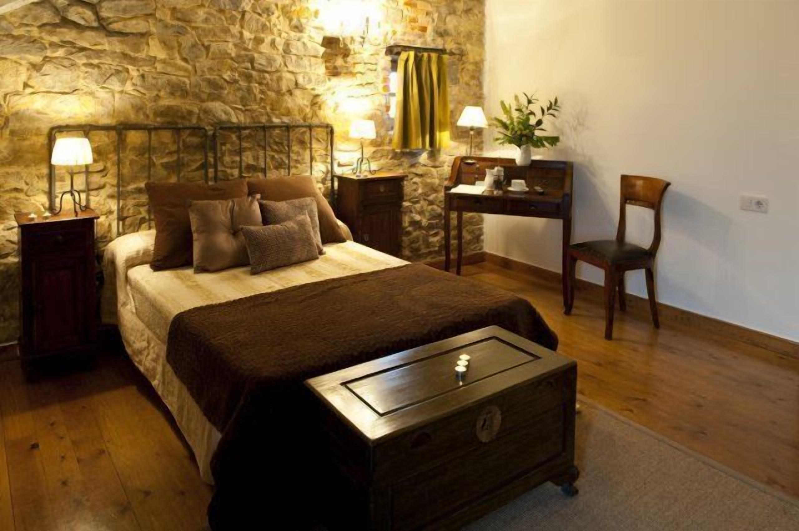 Standard Double or Twin Room | In-room safe, cribs/infant beds, free WiFi, bed sheets