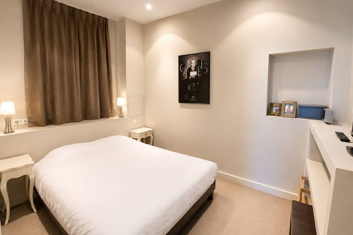 Apartment (35m²) - Nearby the Hotel | In-room safe, blackout curtains, soundproofing