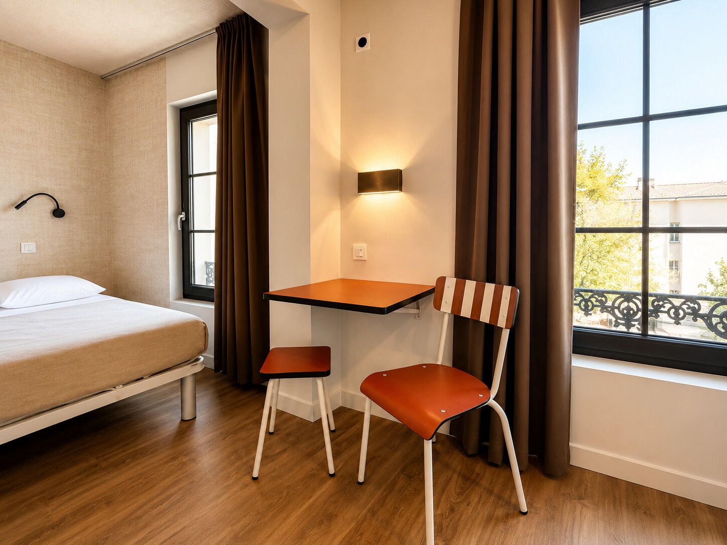 Chambre supérieure - Palme d'Or | In-room safe, individually decorated, blackout drapes, soundproofing