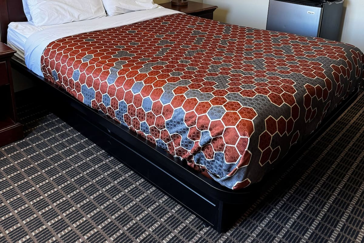 Kamer, 1 tweepersoonsbed | Een bureau, gratis wifi, beddengoed