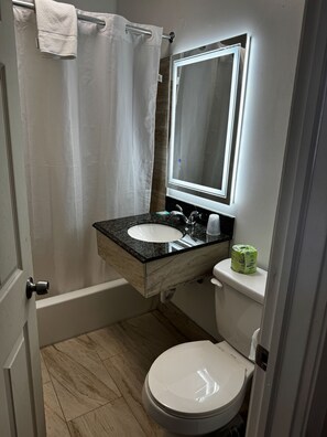 Double Room | Bathroom - Ashford Motel (Ashford)