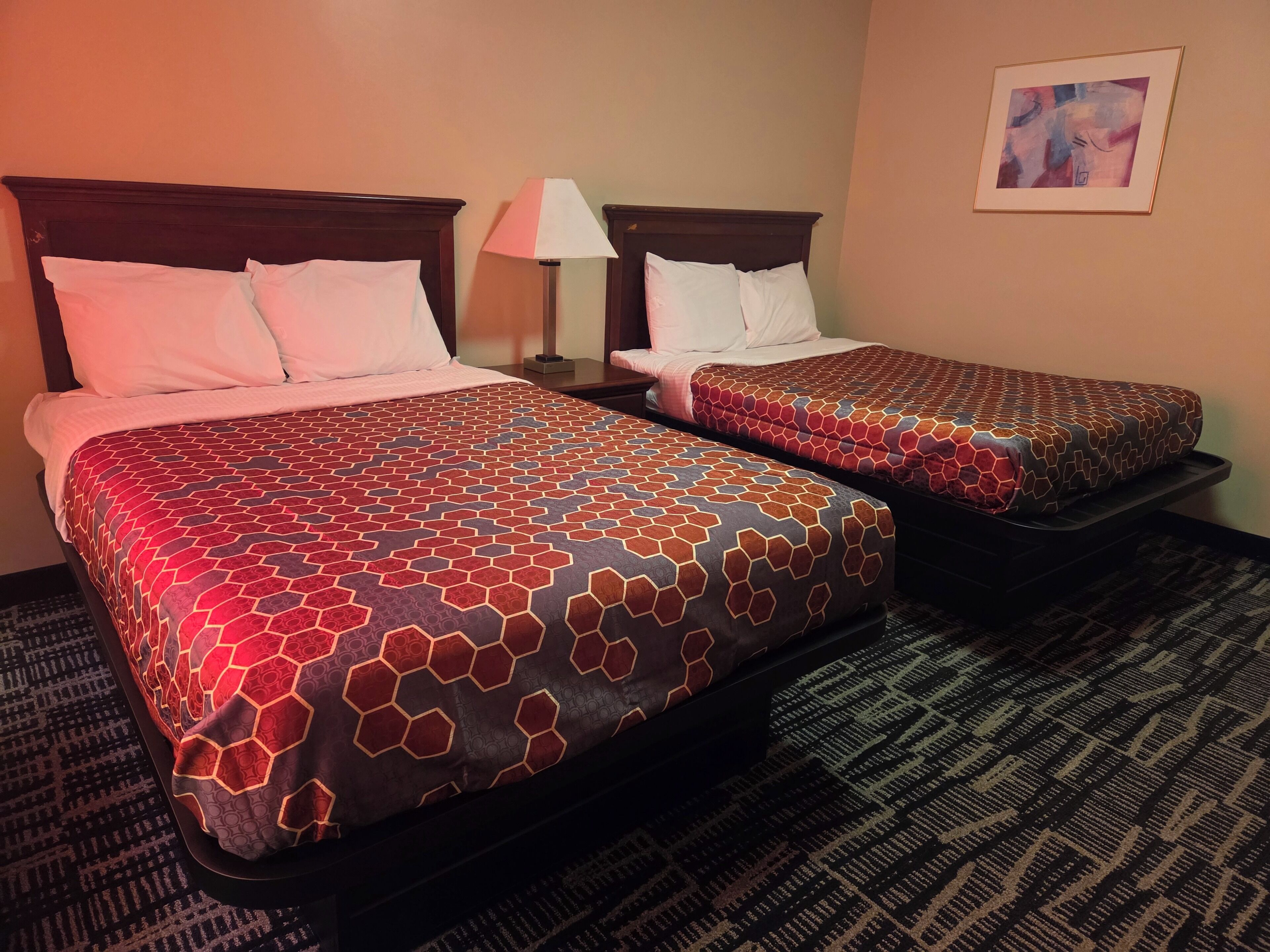 Kamer, 2 tweepersoonsbedden | Een bureau, gratis wifi, beddengoed