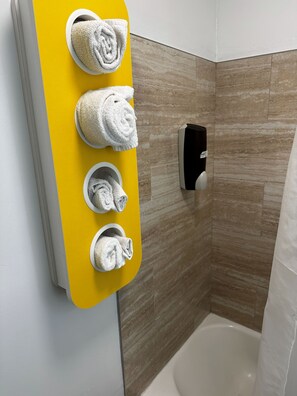 Double Room | Bathroom | Shower, free toiletries, towels